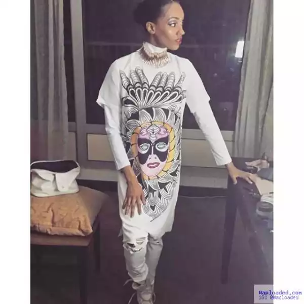 Fans Chastise Di ’ ija For Stylishly Covering Her Neck After ‘Long Throat’ Photo Goes Viral ( Photo )